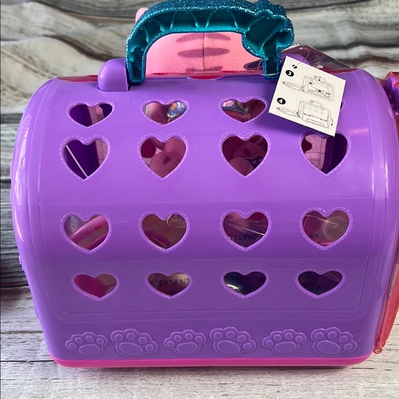 Disney Junior Doc McStuffins On the go Pet Carrier - Picture 2 of 9